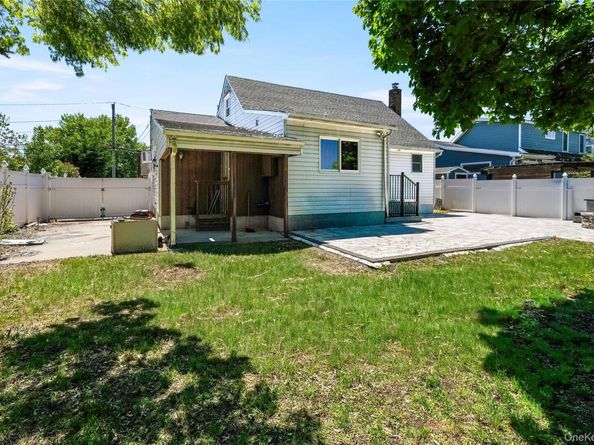 412 37th Street 1 Family House, Lindenhurst NY 11757