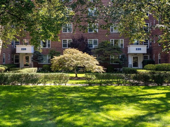 220 Pelham Road 2L, New Rochelle NY 10805