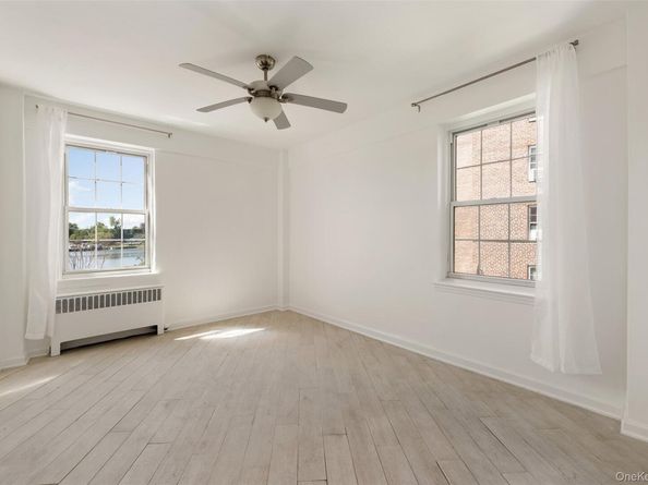 220 Pelham Road 2L, New Rochelle NY 10805