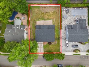 26 Roseanne Drive, Woodbury NY 11797