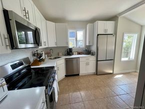 32 Beechwood Street, Farmingdale NY 11735