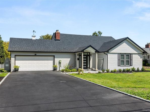 173 Tahlulah Lane, West Islip NY 11795