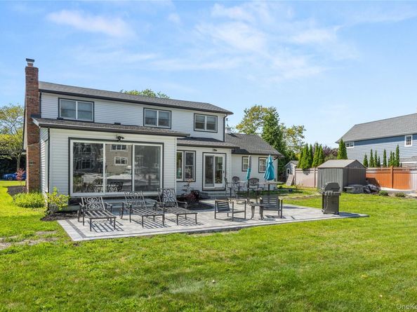 173 Tahlulah Lane, West Islip NY 11795