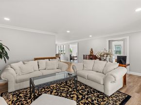 173 Tahlulah Lane, West Islip NY 11795