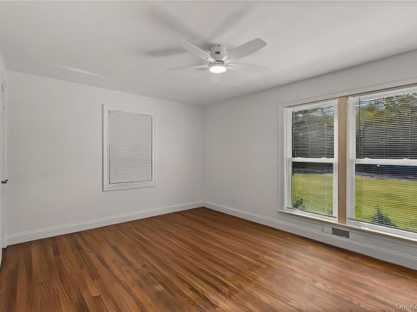 173 Tahlulah Lane, West Islip NY 11795