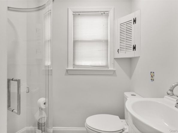 173 Tahlulah Lane, West Islip NY 11795