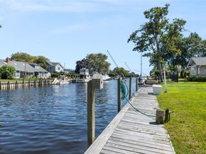 173 Tahlulah Lane, West Islip NY 11795