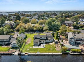 173 Tahlulah Lane, West Islip NY 11795