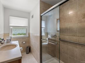 173 Tahlulah Lane, West Islip NY 11795