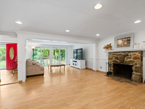 74 Tuscarora Drive, Centerport NY 11721