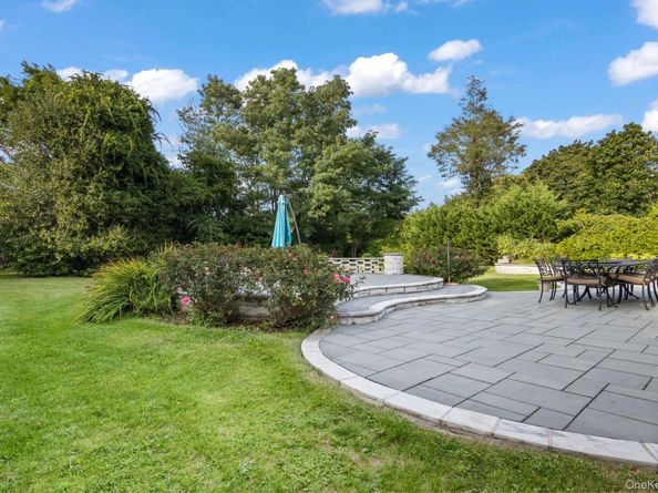 137 Burr Rd, East Northport NY 11731