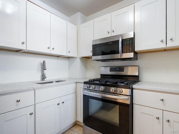 61-15 97th Street 2D, Rego Park NY 11375