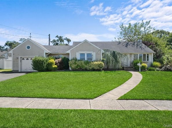 2986 Valley Road, Wantagh NY 11793