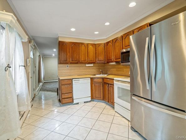 20 carnation Road, Levittown NY 11756