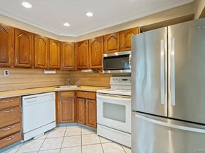 20 carnation Road, Levittown NY 11756