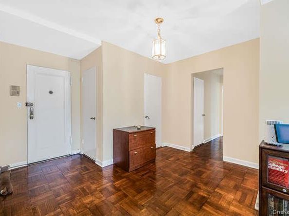 235 Garth Road E5I, Scarsdale NY 10583