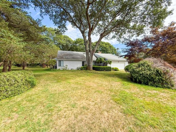 6 Wintergreen Lane, Westhampton NY 11977