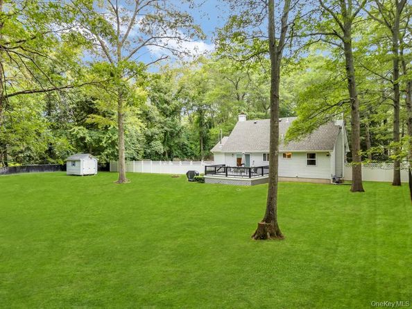38 Pond Lane, Ridge NY 11961
