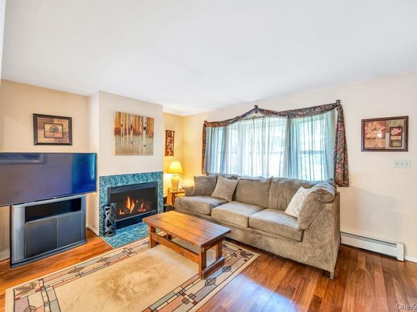 38 Pond Lane, Ridge NY 11961