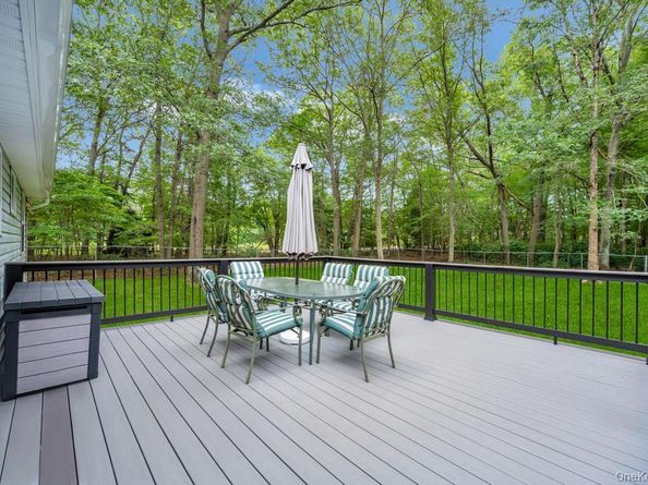 38 Pond Lane, Ridge NY 11961