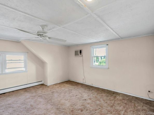 7 Tanager Lane, Levittown NY 11756