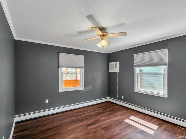 7 Tanager Lane, Levittown NY 11756
