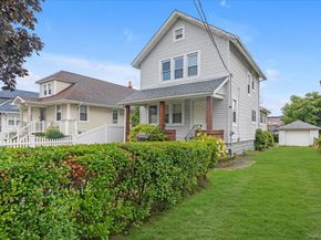47 Harding Place, Freeport NY 11520