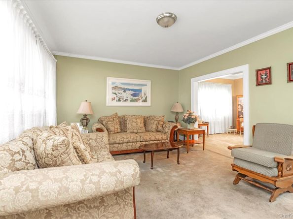 47 Harding Place, Freeport NY 11520