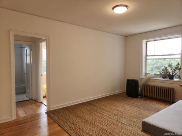 30-47 Hobart Street 5K, Woodside NY 11377