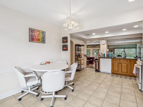 1267 Sturlane Place, Hewlett NY 11557