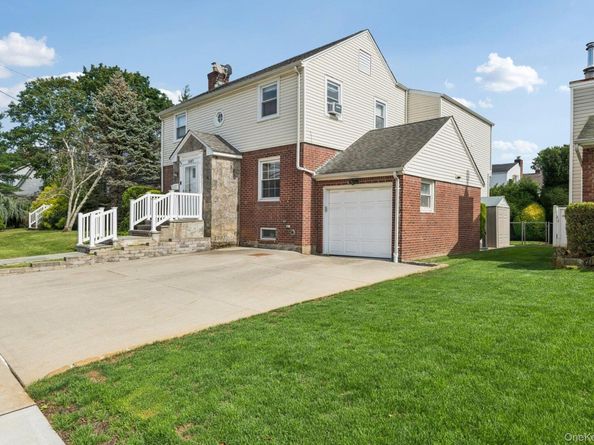 1267 Sturlane Place, Hewlett NY 11557