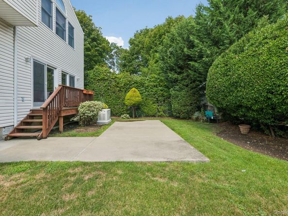 1267 Sturlane Place, Hewlett NY 11557