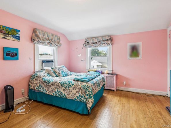 1267 Sturlane Place, Hewlett NY 11557