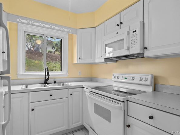 2 Hampton Court A, Yorktown Heights NY 10598