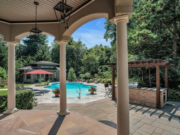 12 Redwood Drive, Dix Hills NY 11746