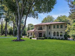 12 Redwood Drive, Dix Hills NY 11746