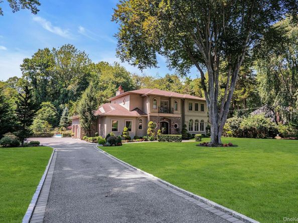 12 Redwood Drive, Dix Hills NY 11746