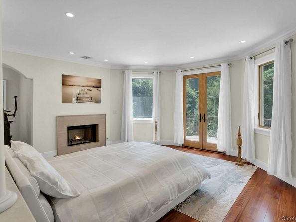 12 Redwood Drive, Dix Hills NY 11746