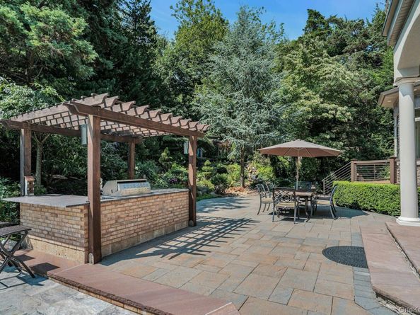 12 Redwood Drive, Dix Hills NY 11746