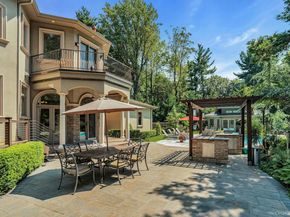 12 Redwood Drive, Dix Hills NY 11746