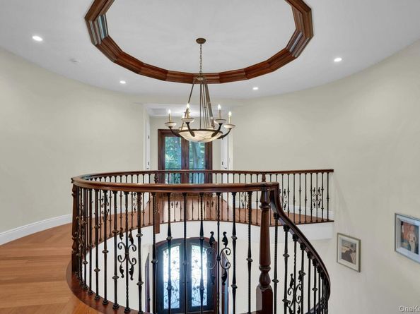 12 Redwood Drive, Dix Hills NY 11746