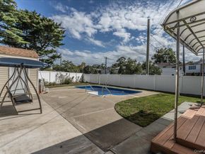 102 Vale Court, New Hyde Park NY 11040