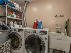 102 Vale Court, New Hyde Park NY 11040