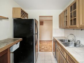 7510 Yellowstone Boulevard 2C, Rego Park NY 11374