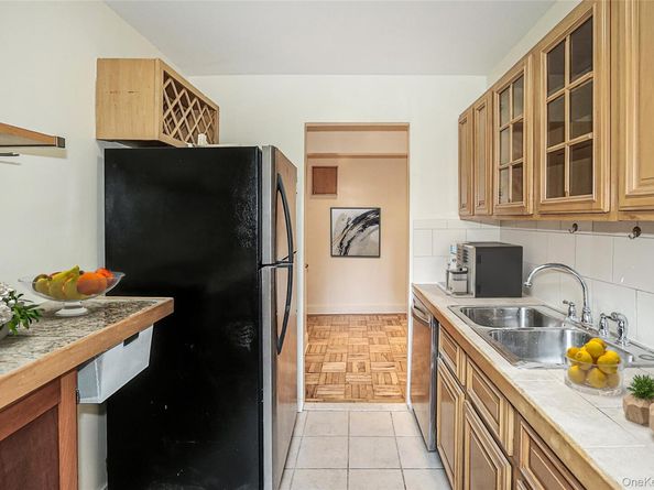 7510 Yellowstone Boulevard 2C, Rego Park NY 11374