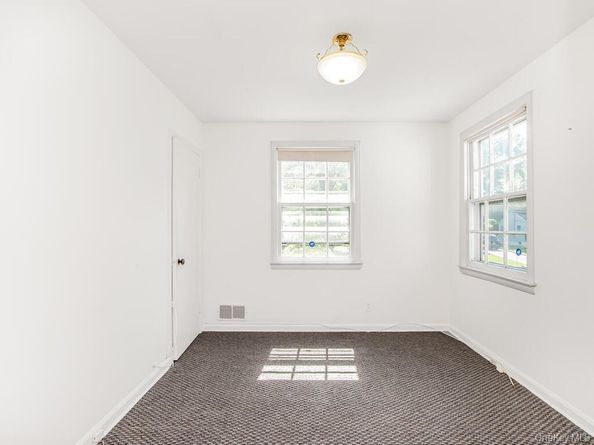 90 Daisy Farms Drive, New Rochelle NY 10804