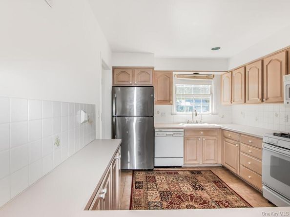 90 Daisy Farms Drive, New Rochelle NY 10804