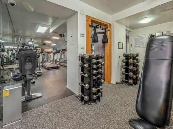 372 Central Park Avenue 2E, Scarsdale NY 10583