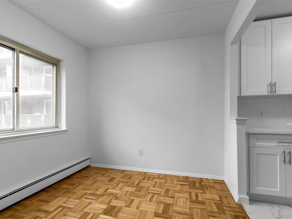 372 Central Park Avenue 2E, Scarsdale NY 10583