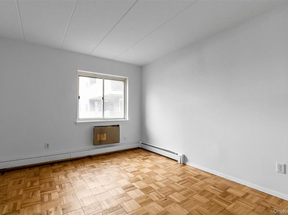 372 Central Park Avenue 2E, Scarsdale NY 10583